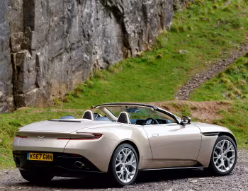 Aston Martin DB11 V8 Volante [UK-spec] '2018–23