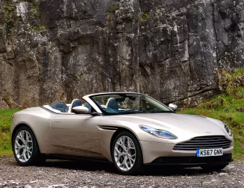 Aston Martin DB11 V8 Volante [UK-spec] '2018–23