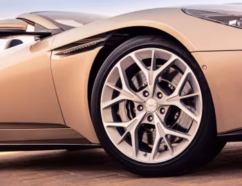 Aston Martin DB11 V8 Volante [Worldwide] '2018–23