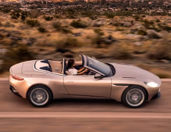 Aston Martin DB11 V8 Volante [Worldwide] '2018–23