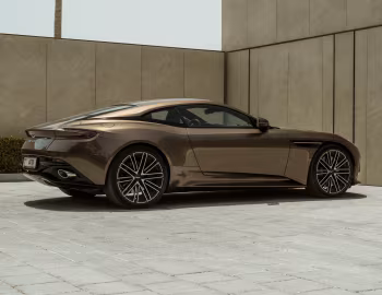 Aston Martin DB12 [Middle East] '2023–pr.