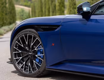 Aston Martin DB12 S [Worldwide] '2025–pr.