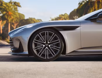 Aston Martin DB12 Volante [Worldwide] '2023–pr.