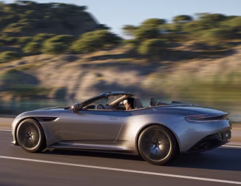 Aston Martin DB12 Volante [Worldwide] '2023–pr.