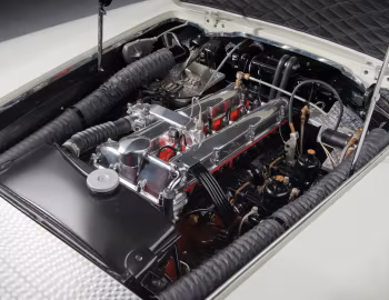Sob o capô Aston Martin DB2/4 Supersonic Coupe MkII (AM300/1/1132) '1956
