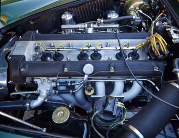 Sous la capuche Aston Martin DB4 [Worldwide] (Series II) '01.1960–04.1961