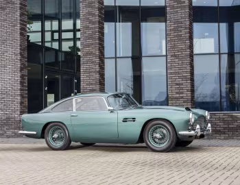 Aston Martin DB4 [UK-spec] (Series II) '01.1960–04.1961