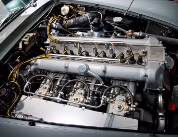 Sob o capô Aston Martin DB4 GT [Worldwide] '1959–63