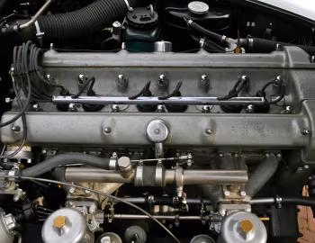 Sous la capuche Aston Martin DB4 [UK-spec] (Series II) '01.1960–04.1961