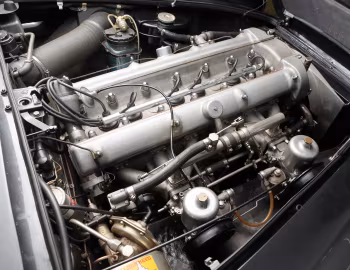 Sous la capuche Aston Martin DB4 Convertible [UK-spec] '1962–63