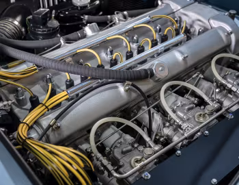 Bajo el capó Aston Martin DB4 GT Continuation [UK-spec] '2017–pr.