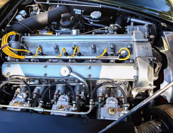 Sous la capuche Aston Martin DB5 Vantage [LHD] '1964–65