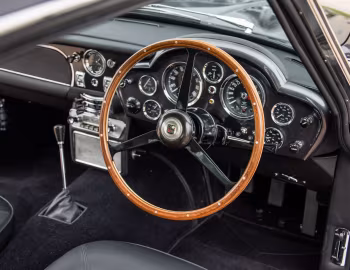 Panel frontal Aston Martin DB6 [UK-spec] '1965–07.1969