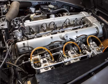 Sous la capuche Aston Martin DB6 Vantage [UK-spec] '1965–69