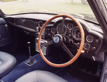 Panneau avant Aston Martin DB6 Volante [UK-spec] '1966–69