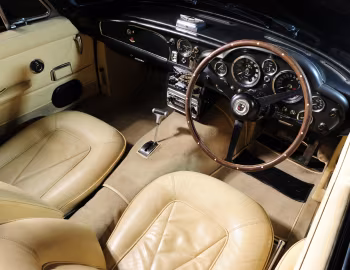 Panneau avant Aston Martin DB6 Volante [UK-spec] '1966–69