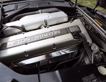 Bajo el capó Aston Martin DB7 Volante [UK-spec] '1996–99