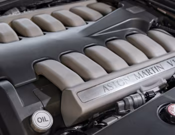Bajo el capó Aston Martin DB7 Vantage [UK-spec] '1999–2003