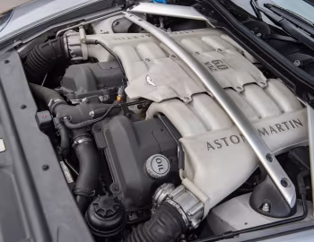 Bajo el capó Aston Martin DB9 LM '2007–08