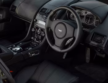 Intérieur Aston Martin DB9 "Carbon Black" [UK-spec] '2014