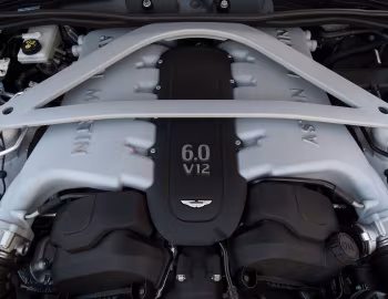 Sous la capuche Aston Martin DB9 GT [UK-spec] '2015–16