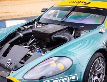 Sous la capuche Aston Martin DBR9 (#109) '2008