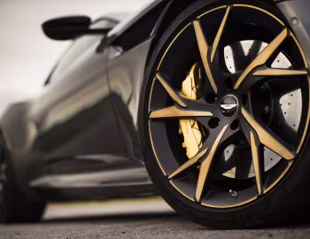 Aston Martin DBS Superleggera [UK-spec] '2018–24