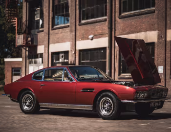 Aston Martin DBS V8 [UK-spec] '1970–72