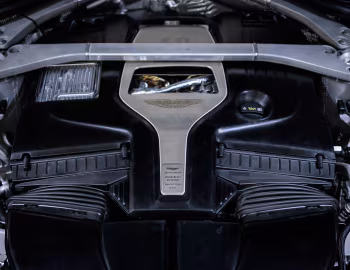 Sous la capuche Aston Martin DBX [Worldwide] '07.2020–24
