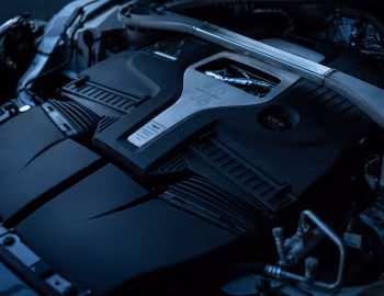 Sous la capuche Aston Martin DBX [Japan] '2020–24
