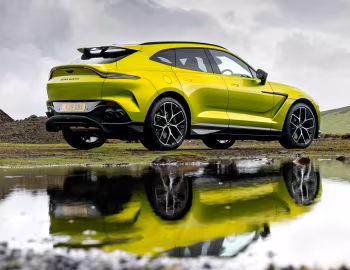 Aston Martin DBX707 [UK-spec] '2024–pr.