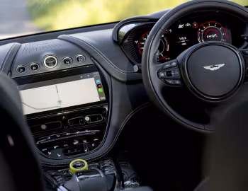 Panneau avant Q by Aston Martin DBX707 [UK-spec] '2022–24