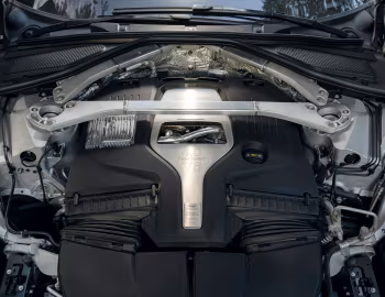 Sous la capuche 2023–24 Aston Martin DBX707 [North America] '2022–24