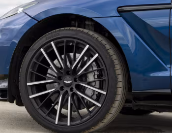 Aston Martin DBX707 [UK-spec] '2022–24