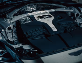 Sous la capuche Aston Martin DBX707 [Japan] '2022–24
