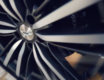 Aston Martin DBX GT [UK-spec] '2026