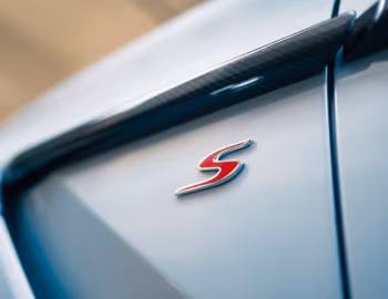 Aston Martin DBX S [Japan] '2025–н.ч.