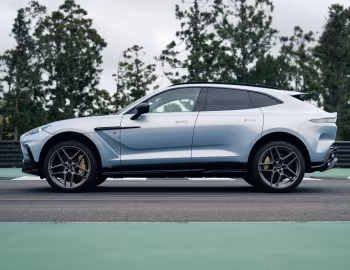 Aston Martin DBX S [Japan] '2025–pr.