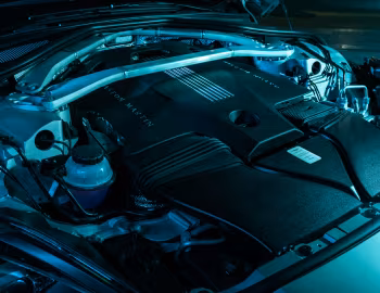 Sous la capuche Aston Martin DBX Straight-Six [China] '2021–24