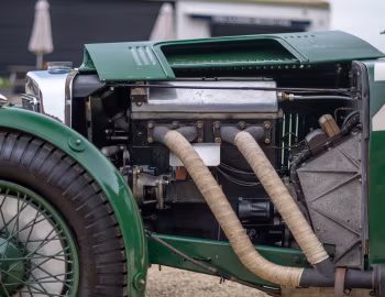 Sous la capuche Aston Martin Le Mans (LM8) '1932