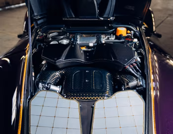 Sous la capuche Aston Martin Valkyrie [UK-spec] (#123/150) '2023