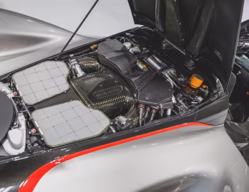 Sous la capuche Aston Martin Valkyrie Spider (#49/85) '2024
