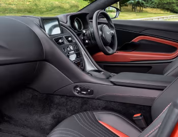 Intérieur Q by Aston Martin Henley Royal Regatta DB11 '06.2017