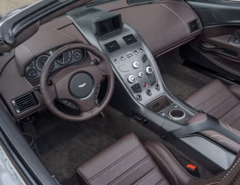Panneau avant Q by Aston Martin Vantage GT12 Roadster '06.2016