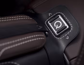 Intérieur Q by Aston Martin Vantage GT12 Roadster '06.2016