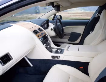 Intérieur Aston Martin Rapide [UK-spec] '2010–13