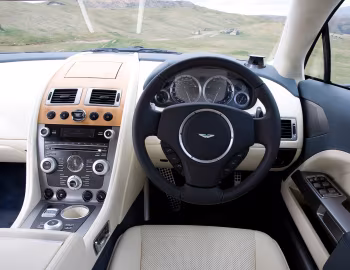 Panneau avant Aston Martin Rapide [UK-spec] '2010–13