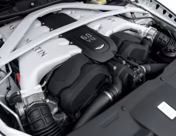 Sous la capuche Aston Martin Rapide S '2013–18