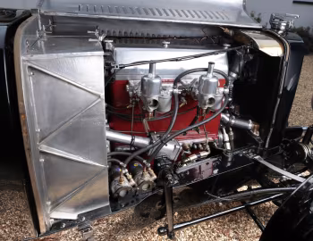 Sob o capô Aston Martin Ulster '1934–36
