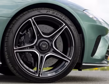Aston Martin V12 Speedster "DBR1 spec" '2021–pr.